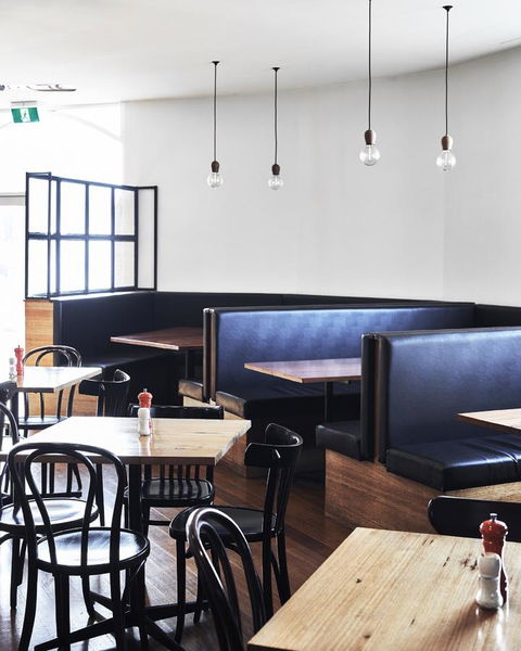 Plough Hotel - Holiday Adelaide 13