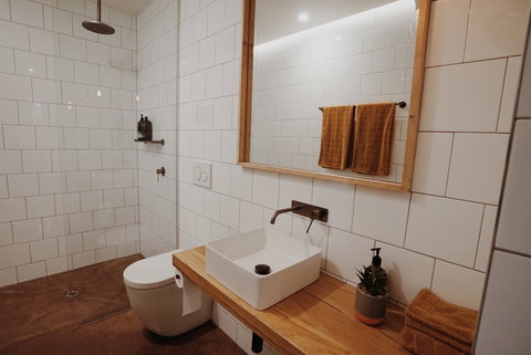 THE WAREHOUSE APARTMENTS - Holiday Adelaide 10