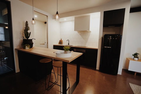 THE WAREHOUSE APARTMENTS - Holiday Adelaide 8