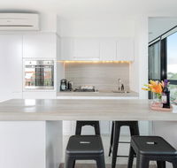 Modern Apartment in the heart of St Kilda - Holiday Adelaide