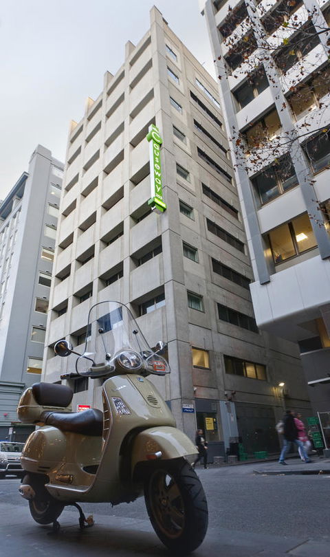 Causeway 353 Hotel - Holiday Adelaide 3