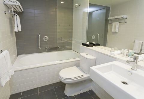 Causeway 353 Hotel - Holiday Adelaide 28