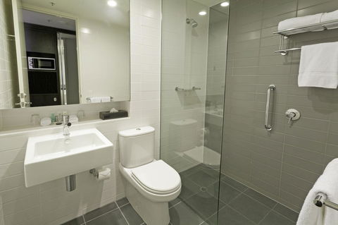 Causeway 353 Hotel - Holiday Adelaide 2