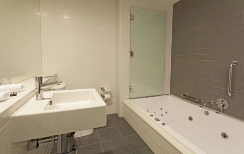 Causeway 353 Hotel - Holiday Adelaide 29