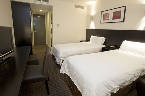 Causeway 353 Hotel - Holiday Adelaide 26