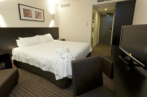 Causeway 353 Hotel - Holiday Adelaide 30