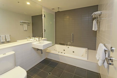 Causeway 353 Hotel - Holiday Adelaide 35