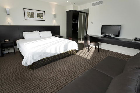 Causeway 353 Hotel - Holiday Adelaide 8