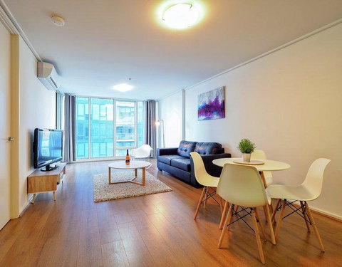 Premier Stays Melbourne - Holiday Adelaide 5