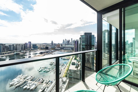 Melbourne Private Apartments - Collins Wharf Waterfront, Docklands - Holiday Adelaide 2