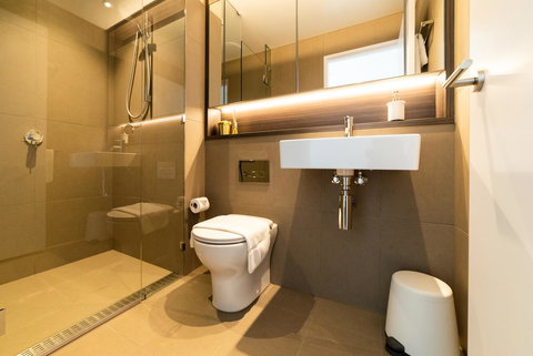 Melbourne Private Apartments - Collins Wharf Waterfront, Docklands - Holiday Adelaide 43