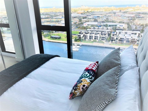 Melbourne Private Apartments - Collins Wharf Waterfront, Docklands - Holiday Adelaide 17