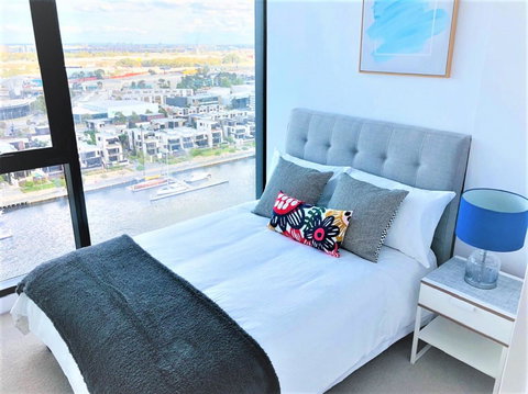 Melbourne Private Apartments - Collins Wharf Waterfront, Docklands - Holiday Adelaide 16