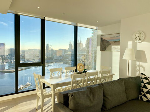 Melbourne Private Apartments - Collins Wharf Waterfront, Docklands - Holiday Adelaide 8