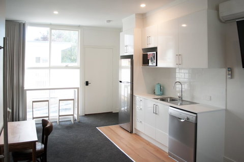 Anchor Geelong - Holiday Adelaide 9