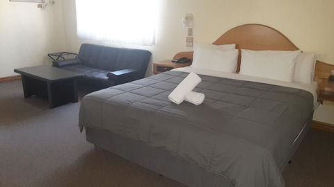 St Georges Motor Inn - Holiday Adelaide 20