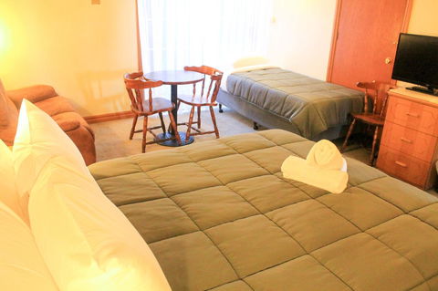 St Georges Motor Inn - Holiday Adelaide 10