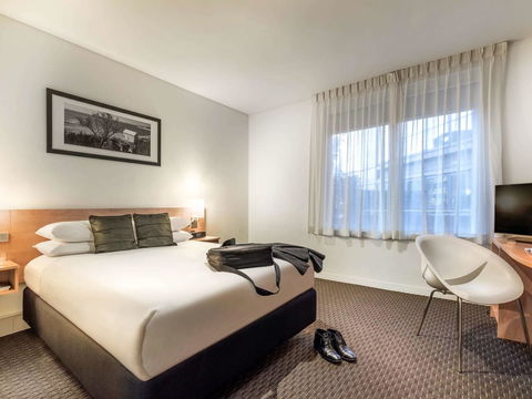 Ibis Melbourne Hotel And Apartments - Holiday Adelaide 0