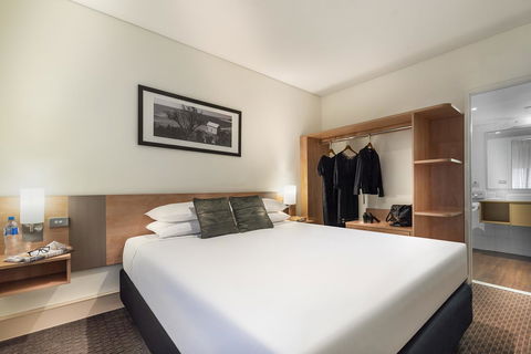 Ibis Melbourne Hotel And Apartments - Holiday Adelaide 17