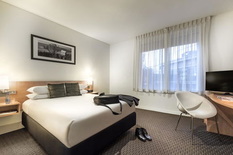 Ibis Melbourne Hotel And Apartments - Holiday Adelaide 5