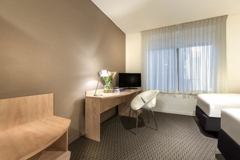 Ibis Melbourne Hotel And Apartments - Holiday Adelaide 9