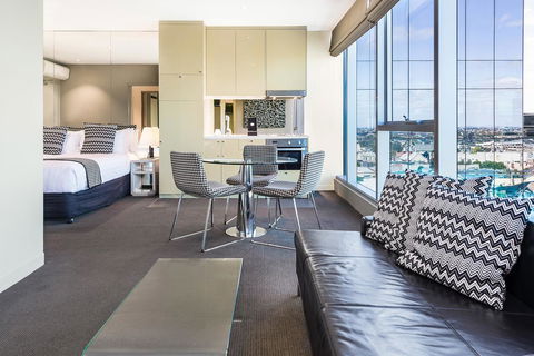 Novotel Melbourne Preston - Holiday Adelaide 14
