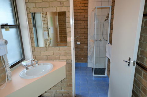 Tropicana Motor Inn - Holiday Adelaide 11