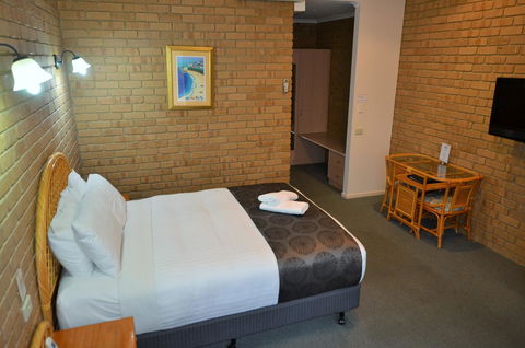 Tropicana Motor Inn - Holiday Adelaide 8