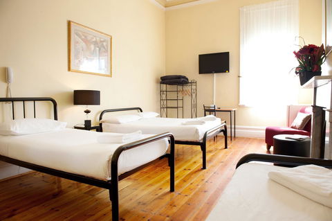 Hotel Claremont Guest House - Holiday Adelaide 12