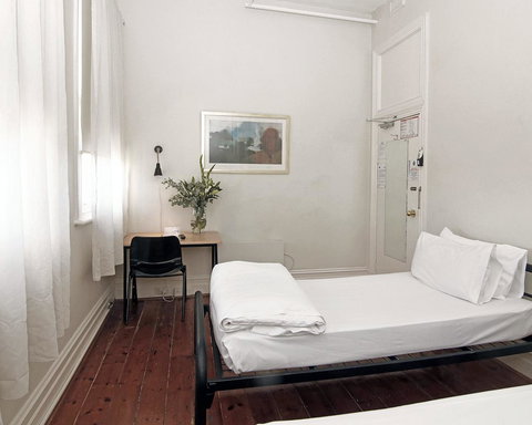 Hotel Claremont Guest House - Holiday Adelaide 11