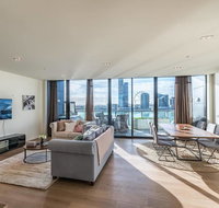 Waterfront 3 Bedroom Luxury Home Victoria Harbour - Holiday Adelaide