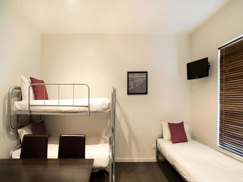 The Waves Apartments - Holiday Adelaide 30