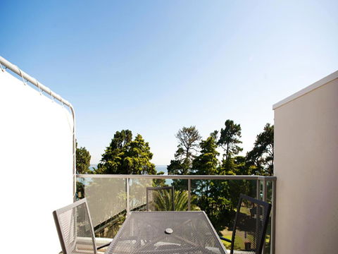 The Waves Apartments - Holiday Adelaide 3
