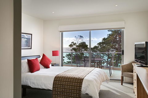 The Waves Apartments - Holiday Adelaide 0