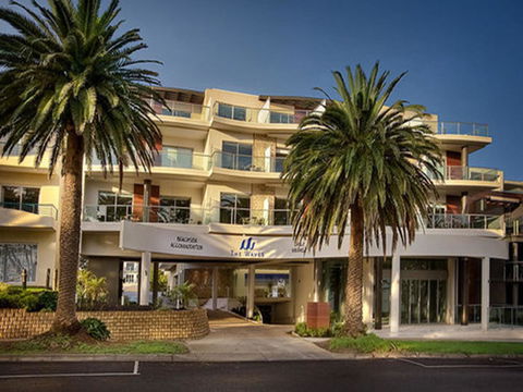 The Waves Apartments - Holiday Adelaide 1