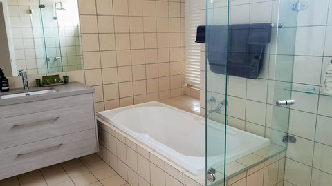 Number 9 Leisure Stay - Holiday Adelaide 12