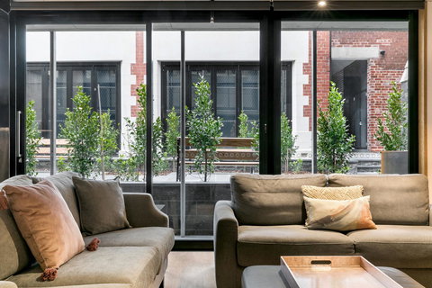 Stylish Apartment In Unique Church Development - Holiday Adelaide 5