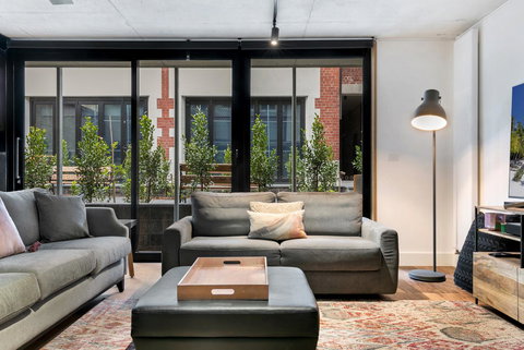 Stylish Apartment In Unique Church Development - Holiday Adelaide 4