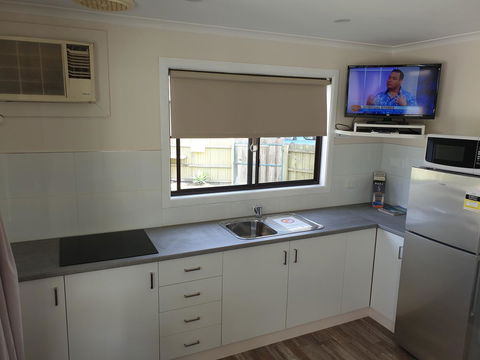 Beachcomber Holiday Units - Holiday Adelaide 4