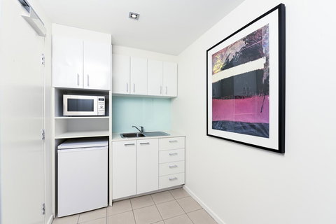 Brady Apartment Hotel Flinders Street - Holiday Adelaide 7