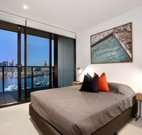 Orange Stay at Collins Wharf - Holiday Adelaide