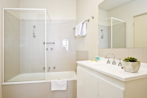 Lornebeach Apartments - Holiday Adelaide 30