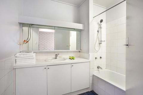 Burvale Hotel - Holiday Adelaide 1