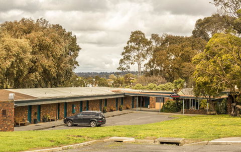 Burvale Hotel - Holiday Adelaide 10