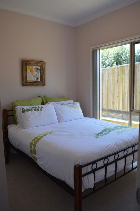 Ocean View Beach House - Holiday Adelaide 13