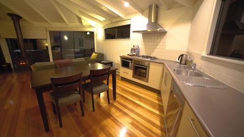 Limosa Rise - Holiday Adelaide 6