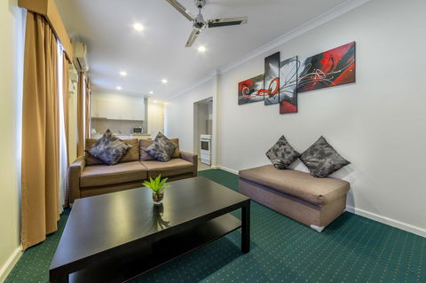 Melbourne's Princes Park Hotel - Holiday Adelaide 6