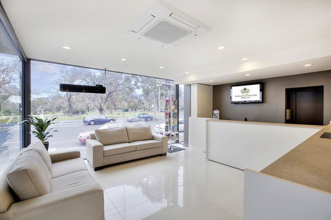 Melbourne's Princes Park Hotel - Holiday Adelaide 10