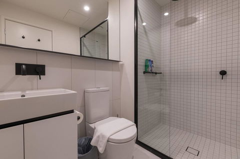 International 2 Bed 2 Bath Apartment - Holiday Adelaide 9