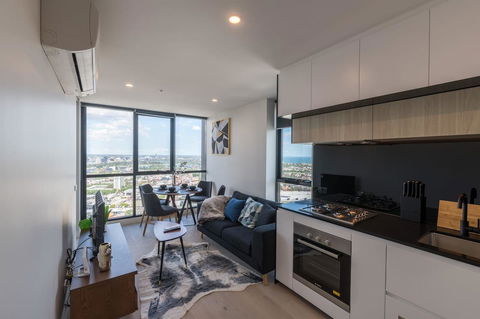 International 2 Bed 2 Bath Apartment - Holiday Adelaide 2